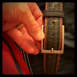 One men’s leather belt in green/tan